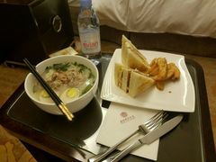 -西安唐隆国际酒店(大雁塔大唐不夜城店)