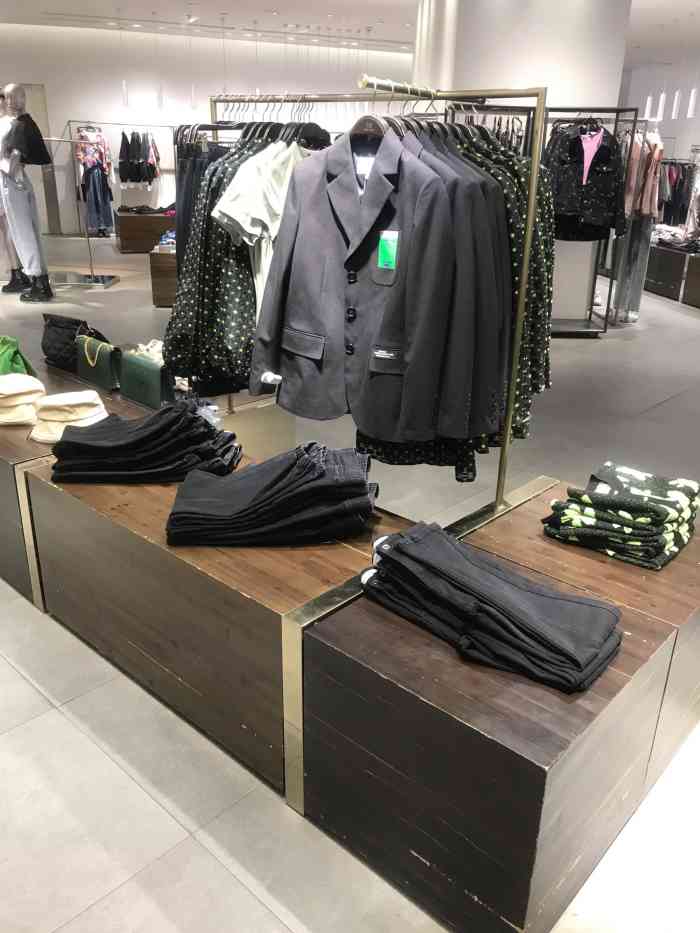 urban revivo(天津世纪都会店)-"ur年终清仓啦!