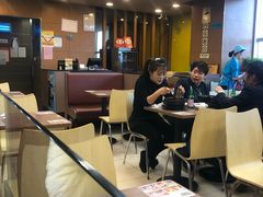 大堂-灵芝妹子海鲜米线(香炉礁山姆店)