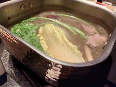 -左庭右院鲜牛肉火锅黑金店(陆家嘴中心店)