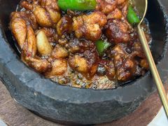 招牌石锅杭椒牛蛙-桂满陇·手作小笼包&江南叫花鸡(中山公园店)