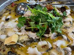 -何哥鲜鱼餐厅(龙湖花园店)