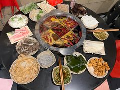 -洞亭火锅(防空洞总店)