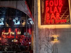 -FOUR PLAY BAR
