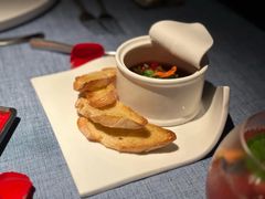 -弦月窗LUNETTE BY AMANDA(复兴路店)