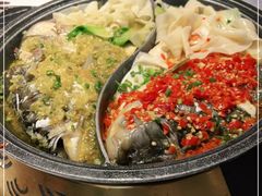 -阿瓦山寨·湘菜现炒·剁椒鱼头王(咸阳总店)
