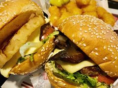 -The Habit Burger Grill 哈比特汉堡(复兴soho店)