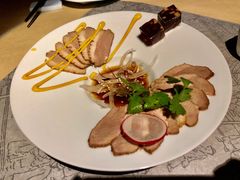 -穹六人间 people 6(岳阳路店)