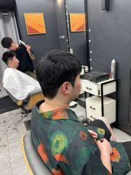 -藤野造型烫发染发