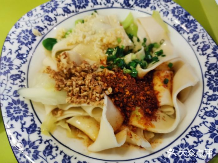 陕七街肉夹馍(百大购物中心店)手工裤带面图片