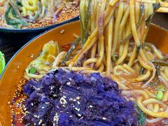 -嘎嘎香·大茶缸麻辣烫