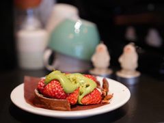 开心果草莓塔-black rainbow coffee