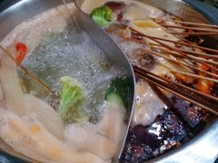-何氏串串香火锅(翠亨店)