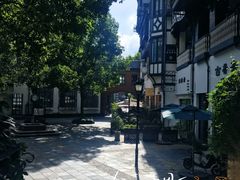 -钟书阁(松江泰晤士小镇店)