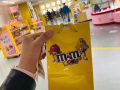 -m豆巧克力世界(上海世茂广场店)