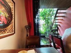 -Cuc Gach Quan Restaurant