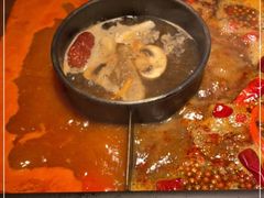 -老牌坊云南鱼豆花火锅(哈西万达店)