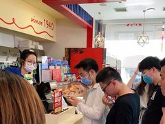 -DQ·蛋糕·冰淇淋(大宁国际商业广场店)