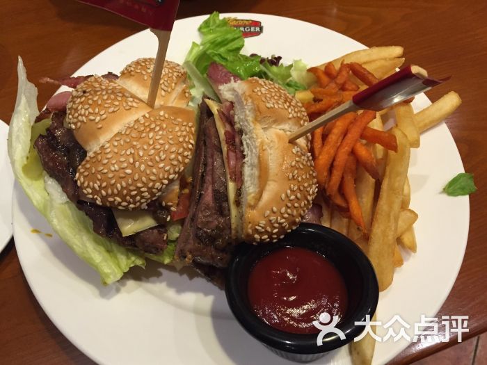 至尊火烤培根牛排堡