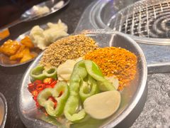 -明洞阿姨·韩式酱蟹烤肉·创意料理(望京1988创始店)