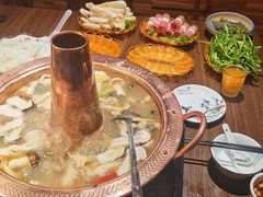 -民食香·腊排骨野生菌美食(木府店)