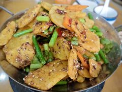 -鹤乡东北菜(崮山路店)