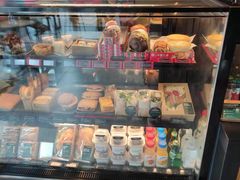 面包甜点陈列柜-星巴克(嘉定中信泰富万达广场店)