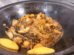 -粘豆包柴火铁锅炖