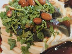 皮蛋豆腐-聚汇三少·龙虾·中餐厅(莫邪路新天地店)