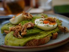 牛油果煮蛋吐司-RAC BAR(安福路店)