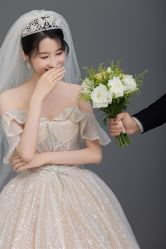点击看大图 -挪娅婚纱摄影皇家会所