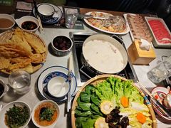 -尚尚仙·酸汤猪手·猪肚鸡火锅(华联万柳购物中心店)