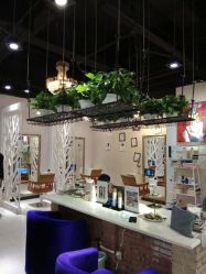 -虫二·专注健康烫染沙龙