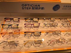 -LOOK眼镜·蔡司依视路配镜(宝山万达店)