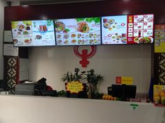 -牛一嘴·兰州牛肉面·大盘鸡(财富中心店)