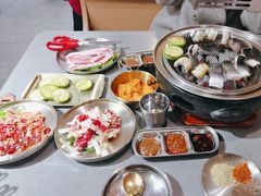 -围炉肉舍丹东海鲜烤肉·烤活鳗(步行街店)