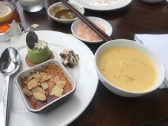 -松山湖凯悦酒店·Café自助餐厅·周末火舞秀表演