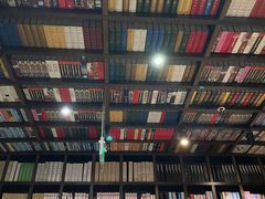 -钟书阁(松江泰晤士小镇店)