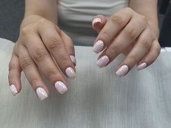 -芊屿芊浔美甲