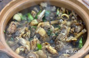 Signature Seafood Chicken Pot