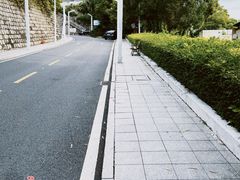 -彳亍咖啡·这里(水湾路店)