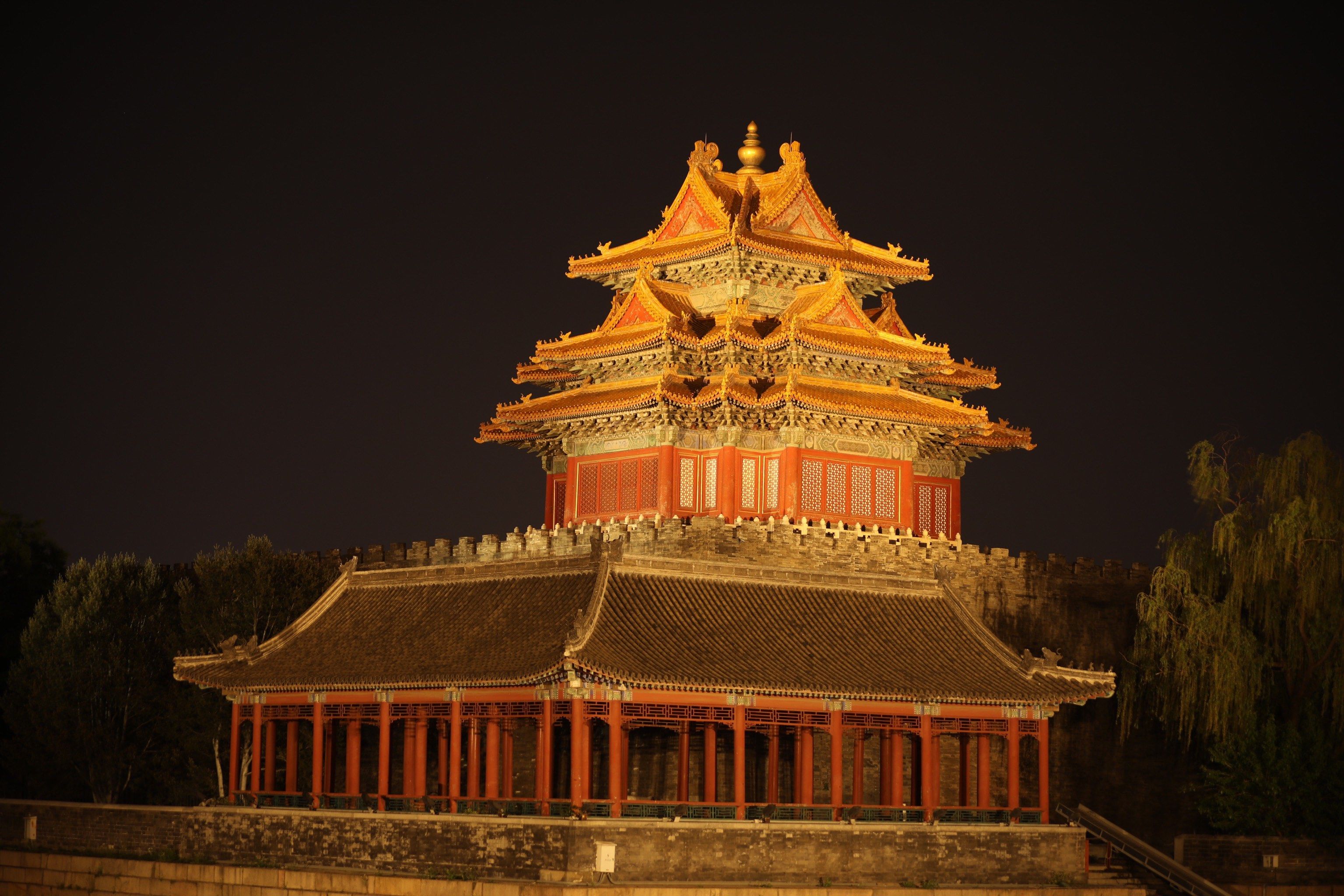 看到故宫的那一刻一切都值了～

夜幕降临感到角楼捏了几张夜景