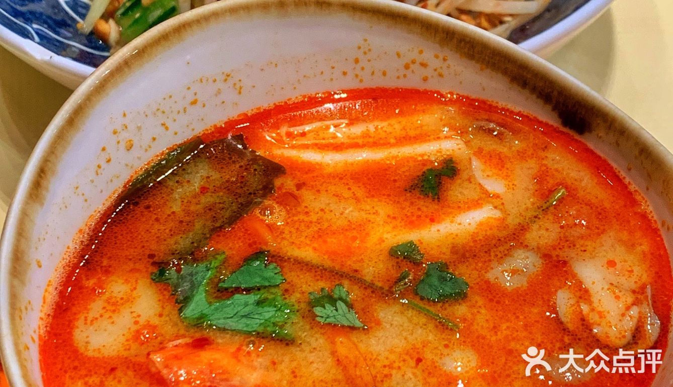 菠萝海鲜饭全场最惊艳 好吃料很丰富 有葡萄干肉松