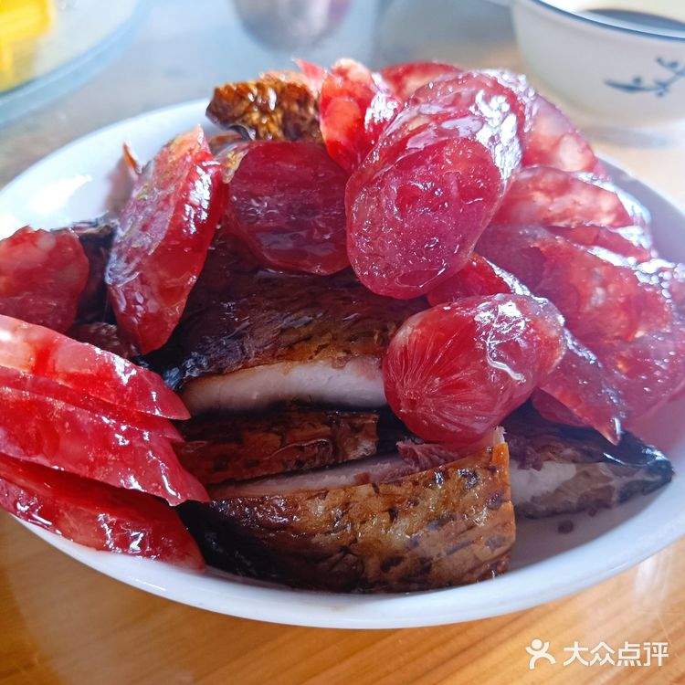 # 绍兴历史保护街区美食