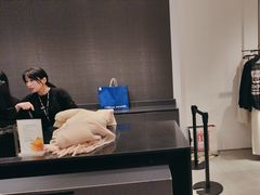 -URBAN REVIVO(欢乐海岸购物中心店)