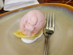 草莓雪糕配港式鸡蛋散-厦门朗豪酒店 · 明阁中餐厅