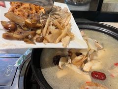 -蘑统田下·野生菌火锅