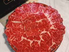 手切安格斯牛肉-鲜入围煮花胶鸡海鲜火锅