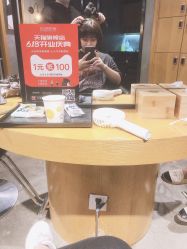 -时尚殿堂明星门店
