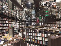 -钟书阁(群光广场店)